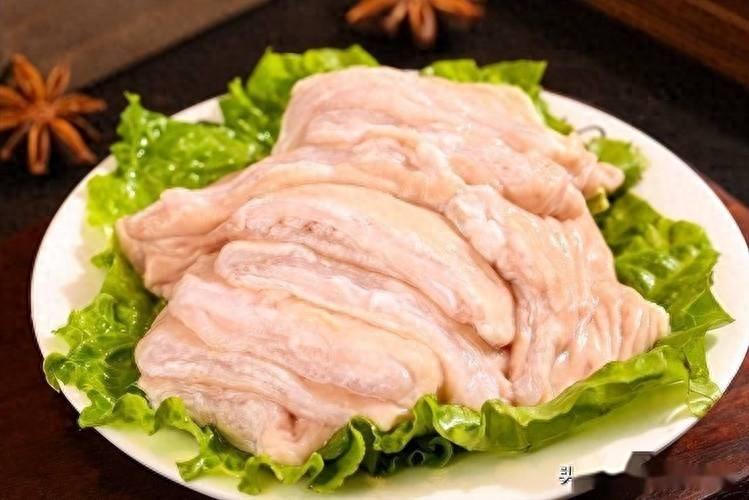 62岁老人术后一年管不住嘴，一口肥肠险送命！医生痛心：这些食物真不能碰急诊室