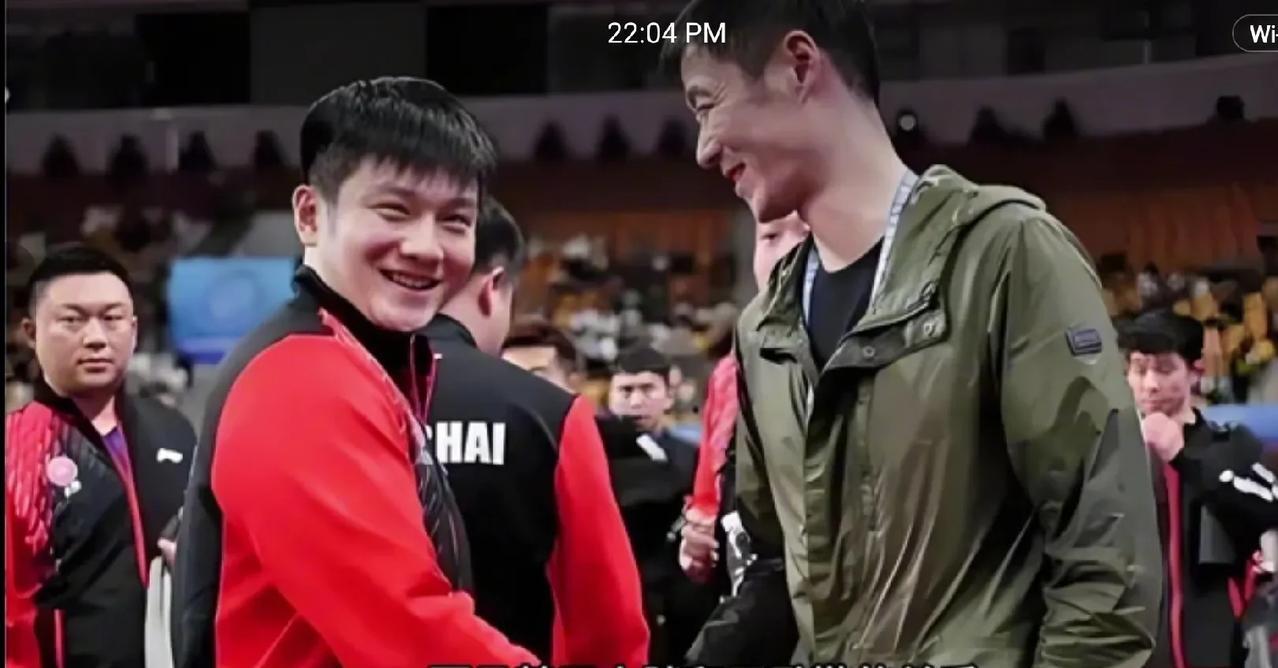 都说当初樊振东去上海队时，是带着十几个小小运动员去的？这都过去多少年了。樊振东都