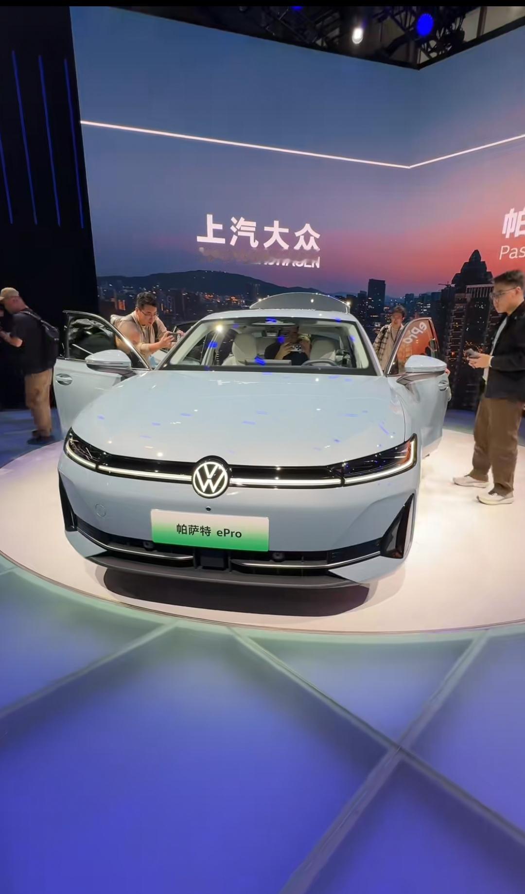 上汽大众帕萨特插电混动版本来了！大众的插电混动来的实在是太晚了，早一点来，早一