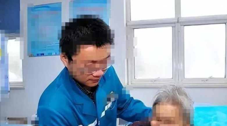 江苏江阴，男子照顾了继母28年，继母去世后，男子通知了继母的3个亲生子女，他们都