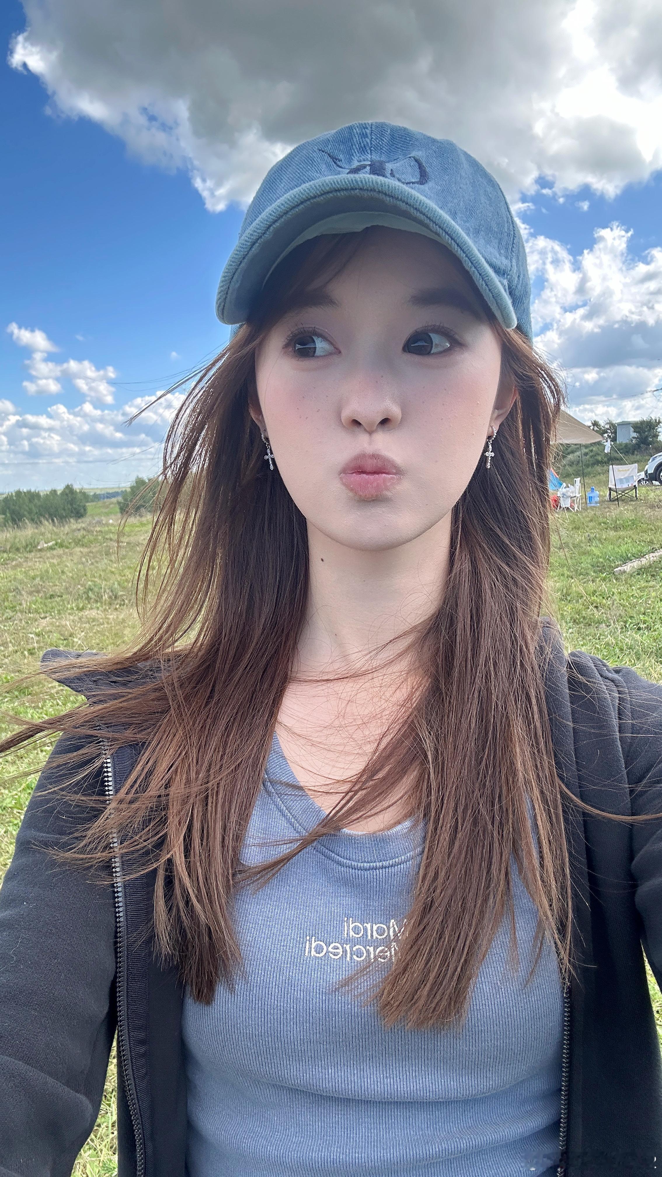 一直在路上脆脆鲨的日记穿搭ootd草原​​​