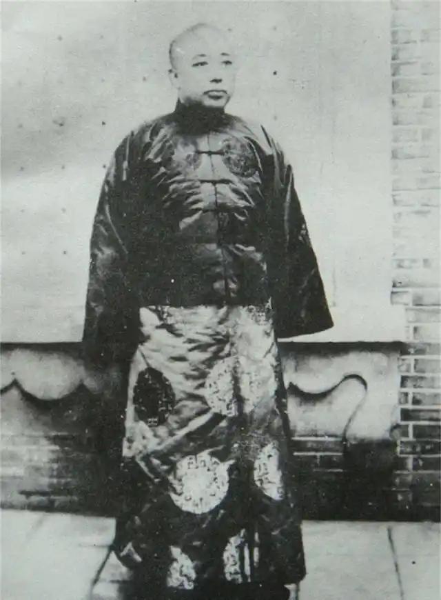 1929年，张学良将奉天省警务处处长高纪毅召到了大帅府，对他说道：“杨宇霆、常荫