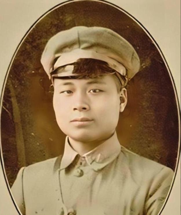 1980年，邱行湘去台湾探亲，回国前，蒋纬国给了他一大笔钱，邱行湘却说：“我这次