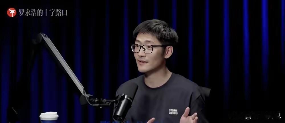 “富二代不要创业”的魔咒可能会被一个叫潘天鸿kim的年轻人打破！他是影视飓风的创