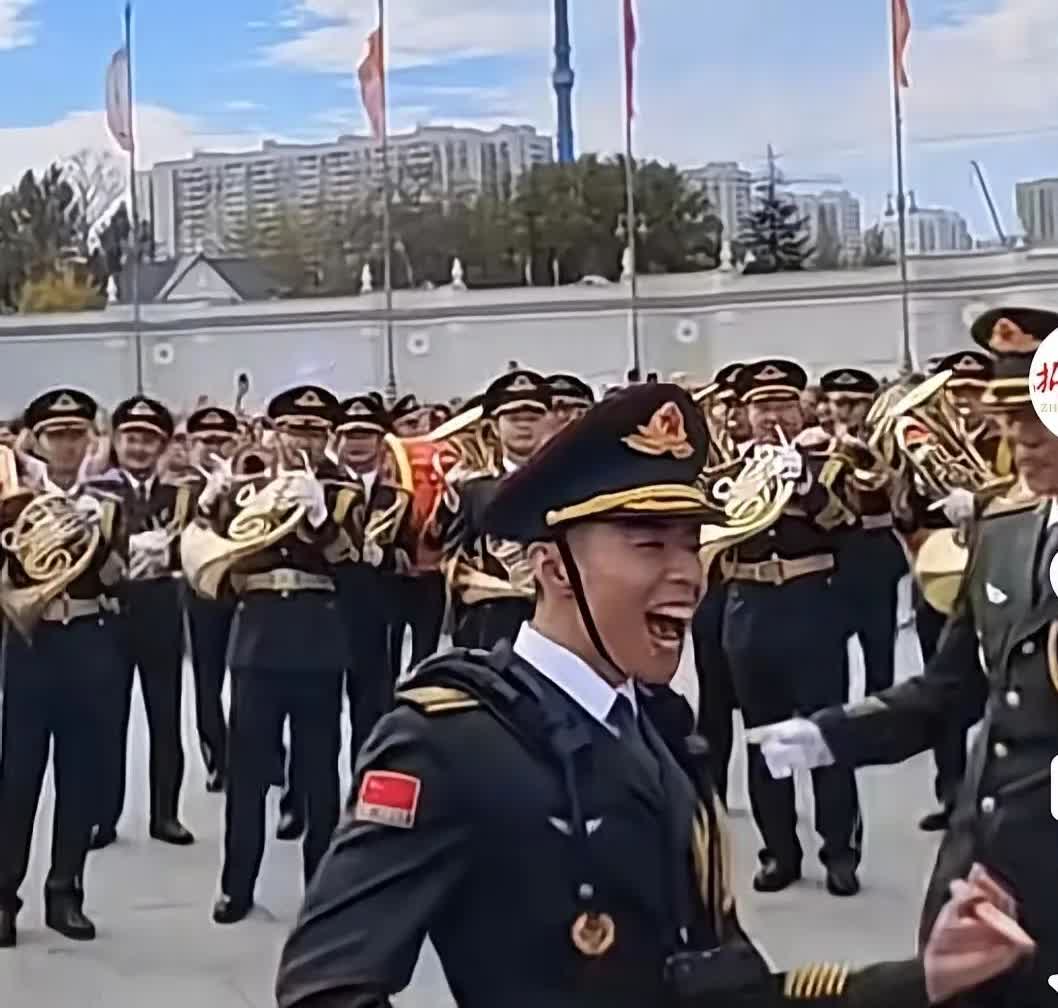 这张照片很经典，全世界人民都看到了，厉害啦！