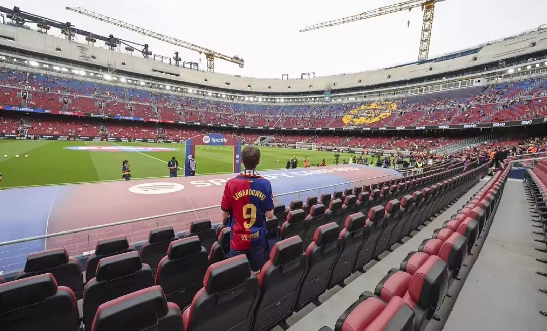 每体：诺坎普VIP区域火爆，巴萨相关收入增至原先三倍据《每日体育报》报道，随着诺