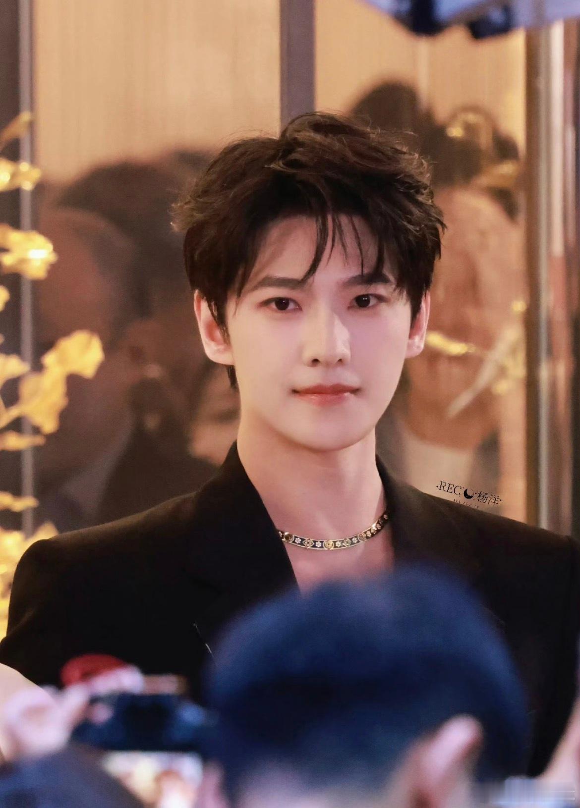 杨洋曾想整容鼻子？？？？杨洋的鼻子居然受过伤吗？？？完全看不出来我还以为是天生就