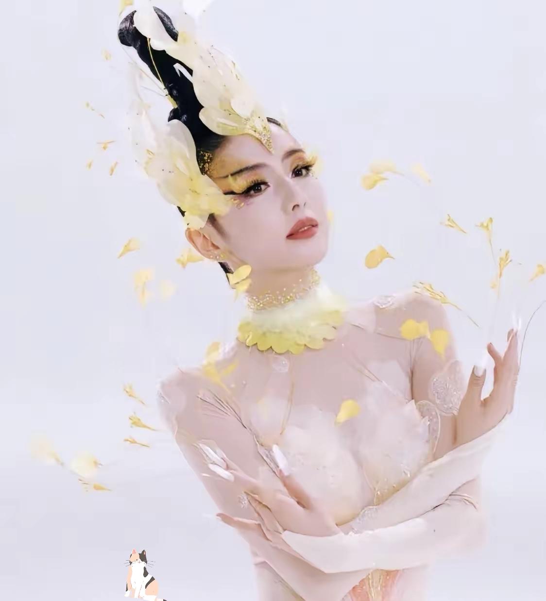 我能接受佟丽娅离婚，也能接受佟丽娅谈恋爱，但我真的接受不了，都已经43岁的她