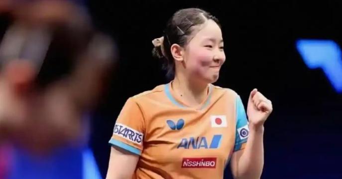 在国外女乒运动员中，我挺喜欢申裕斌和张本美和，但相较而言，我更偏爱张本美和。尤其