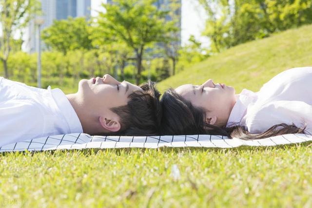 男女相处,这些事做多了,容易日久生情