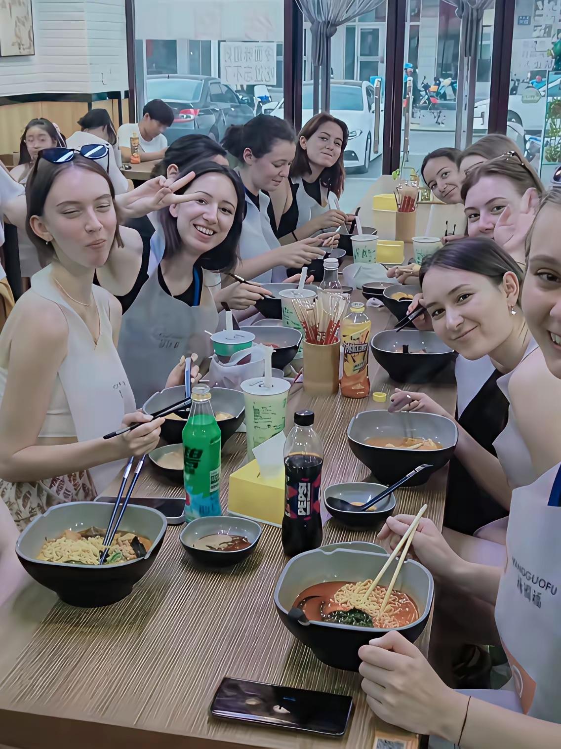 老实说，如果你还没有结婚，你会愿意找个外国女孩做老婆吗？[？？？]