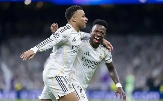 皇马输球的主要原因还是姆巴佩，姆巴佩只攻不防，也不回撤，维尼修斯还回撤防守，维尼