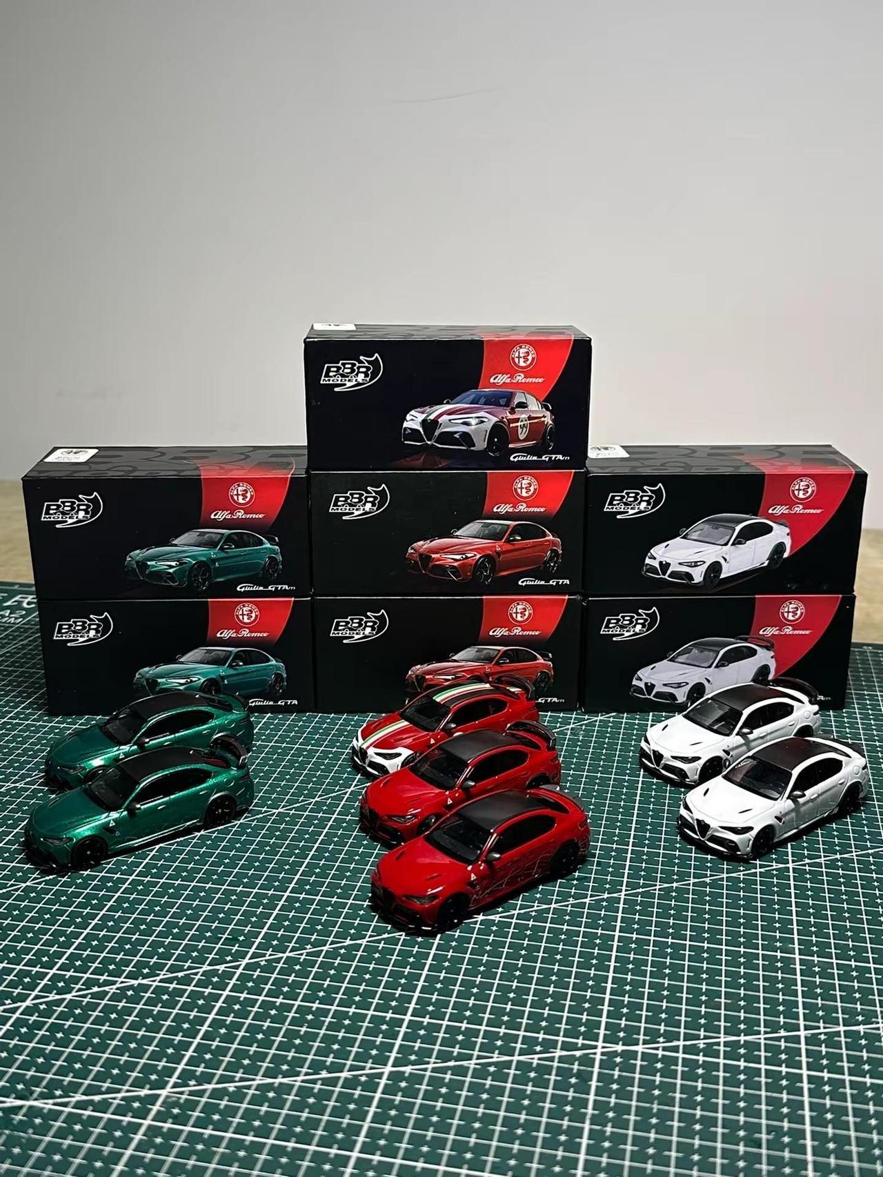 阿罗全家福。汽车模型小比例车模模型阿尔法罗密欧