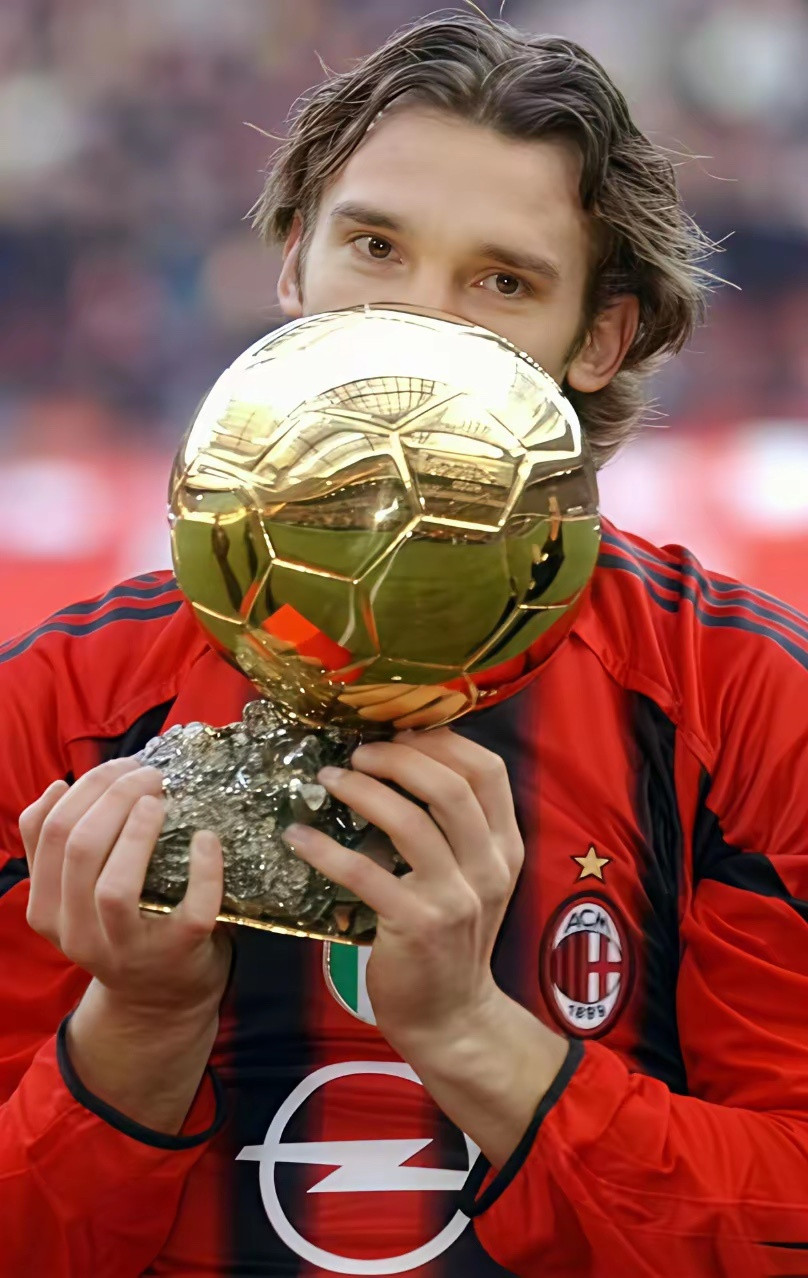 米兰和国米，这两支球队的较量总是让人津津乐道。但仔细分析，这几年米兰之所以稍显逊