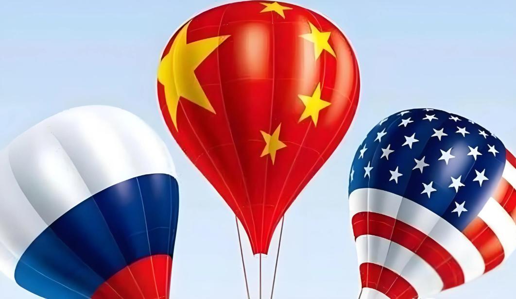 世界格局已经从中美俄的“一极两强”，变成“两极一强”，俄乌冲突开始前，中美俄这三