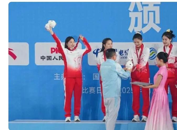全红婵复出就夺冠！广东跳水这波“王炸”组合太顶了！谁还没被广东跳水女团的表