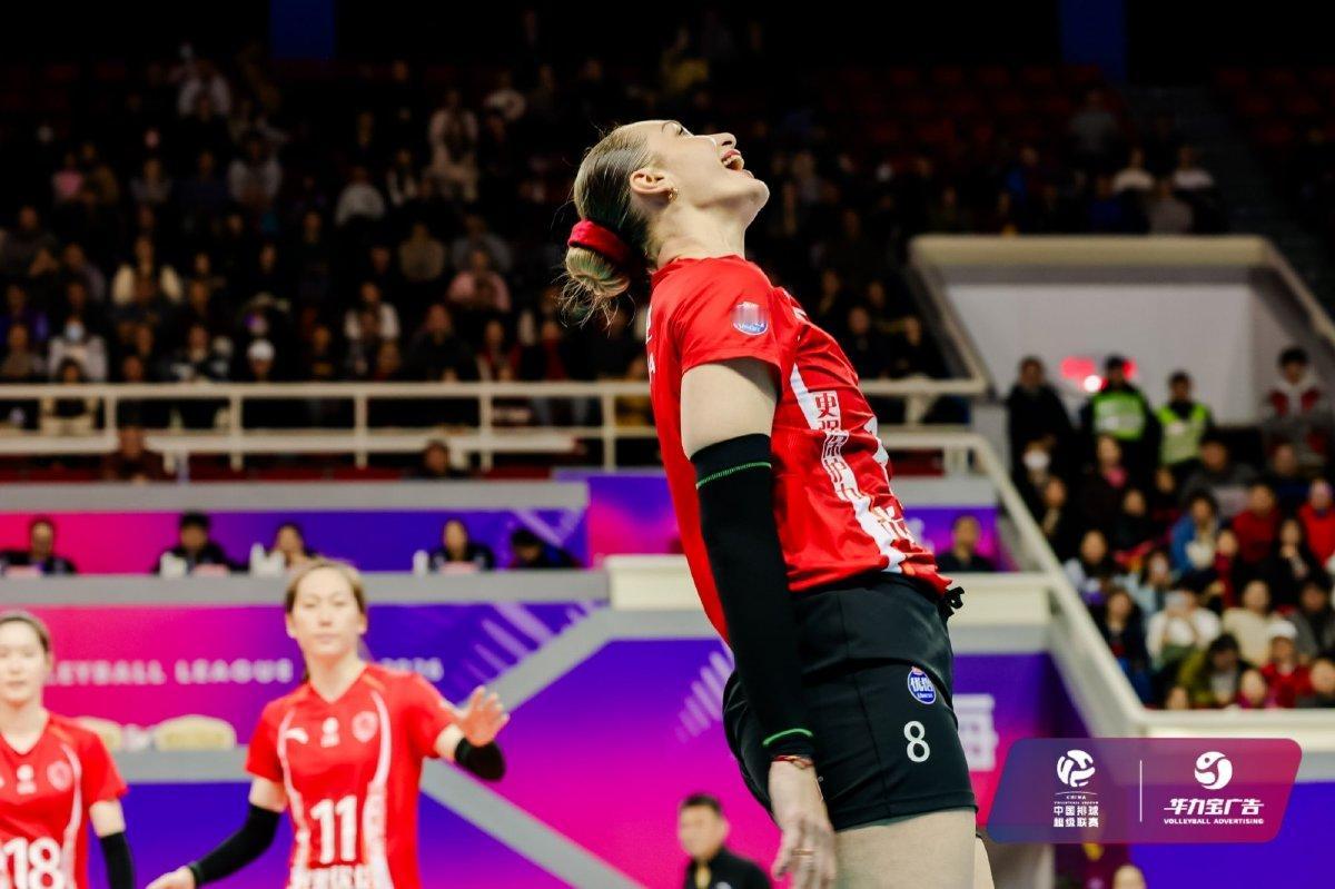 北京时间1月14日，排超联赛A组继续进行，备受关注的一场焦点之战，上海光明倍优女