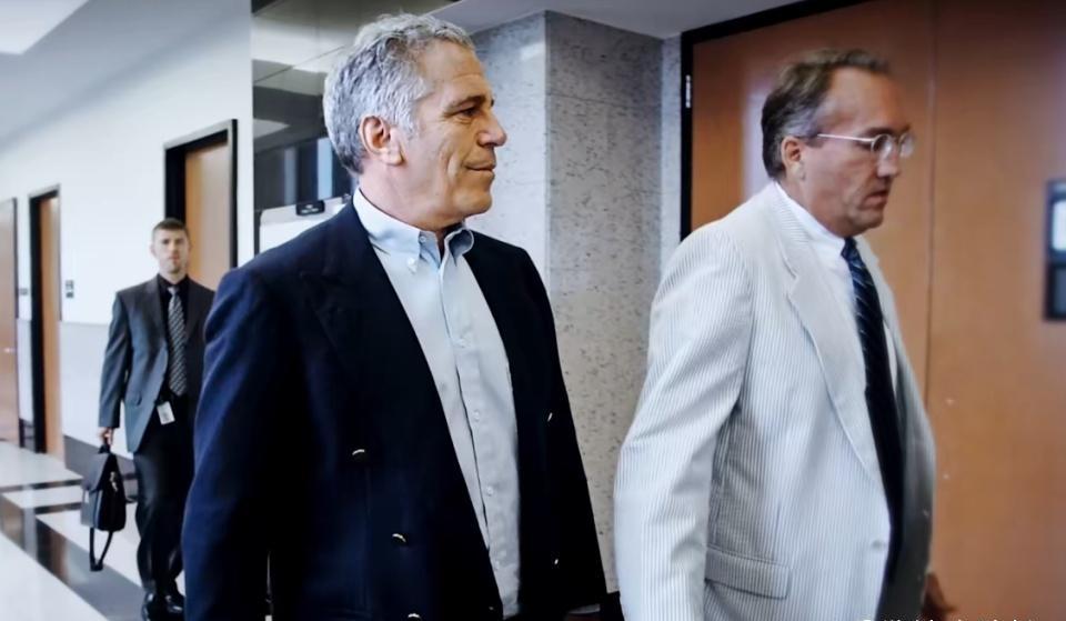 2019年爱泼斯坦神秘死亡：看守“睡着”监控失灵，被认定“自杀”疑点重重六年