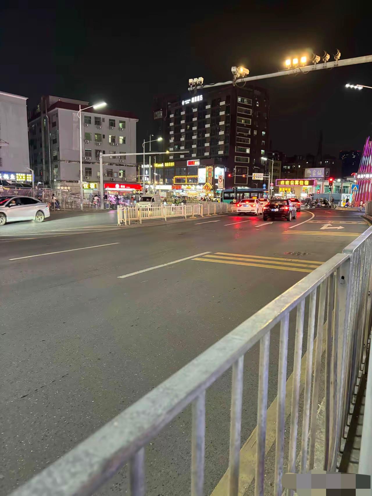 油车电车别互掐，挑事的才是真居心发现没有，开油车的都有一个定律，那就是无