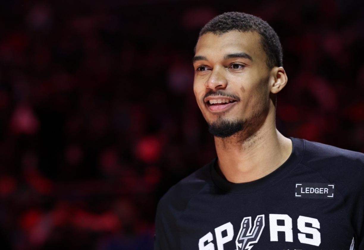 发大财了！今夏有望拿到大合同的五位球星。都说NBA的钱好赚，但也是看人的。有的