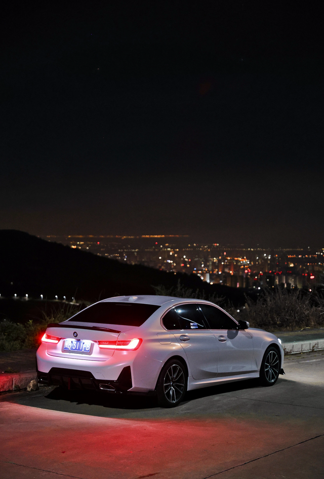 宝马三系跑山表现如何呢跑山对车子的操控和性能还是有一点要求的，宝马三系在底盘和