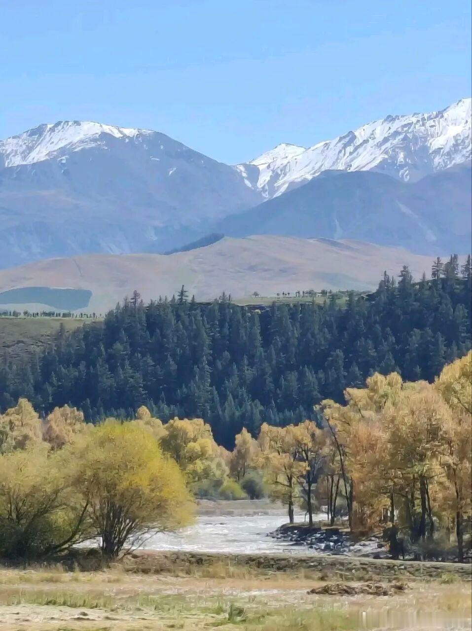 真正的川西浪漫，永远在路上🏔️见过很多风景，还是最爱川西沿途的自由感。不需要挤