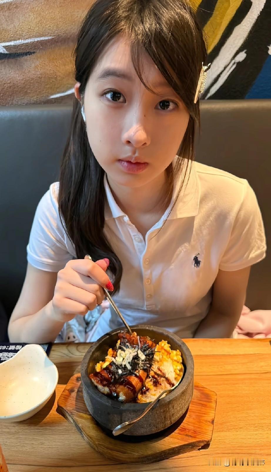 在迎接夏天到来这件事上 ，少女们从来不会迟到