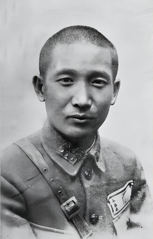 马呈祥拒绝参加新疆和平起义，在出国途中又接到了张治中的挽留电报。马呈祥看完叹了口