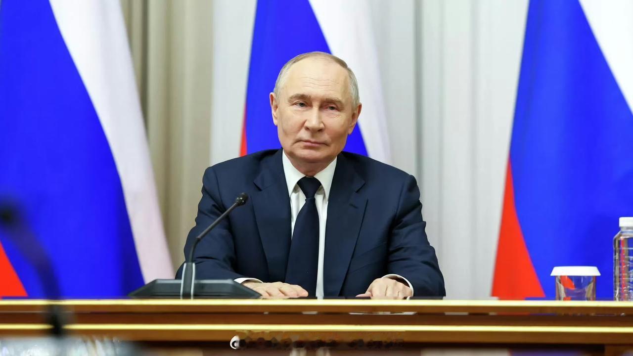 这就是政治，莫斯科不养闲人。据俄罗斯卫星通讯社报道，普京总统将与叙利亚过渡时期总