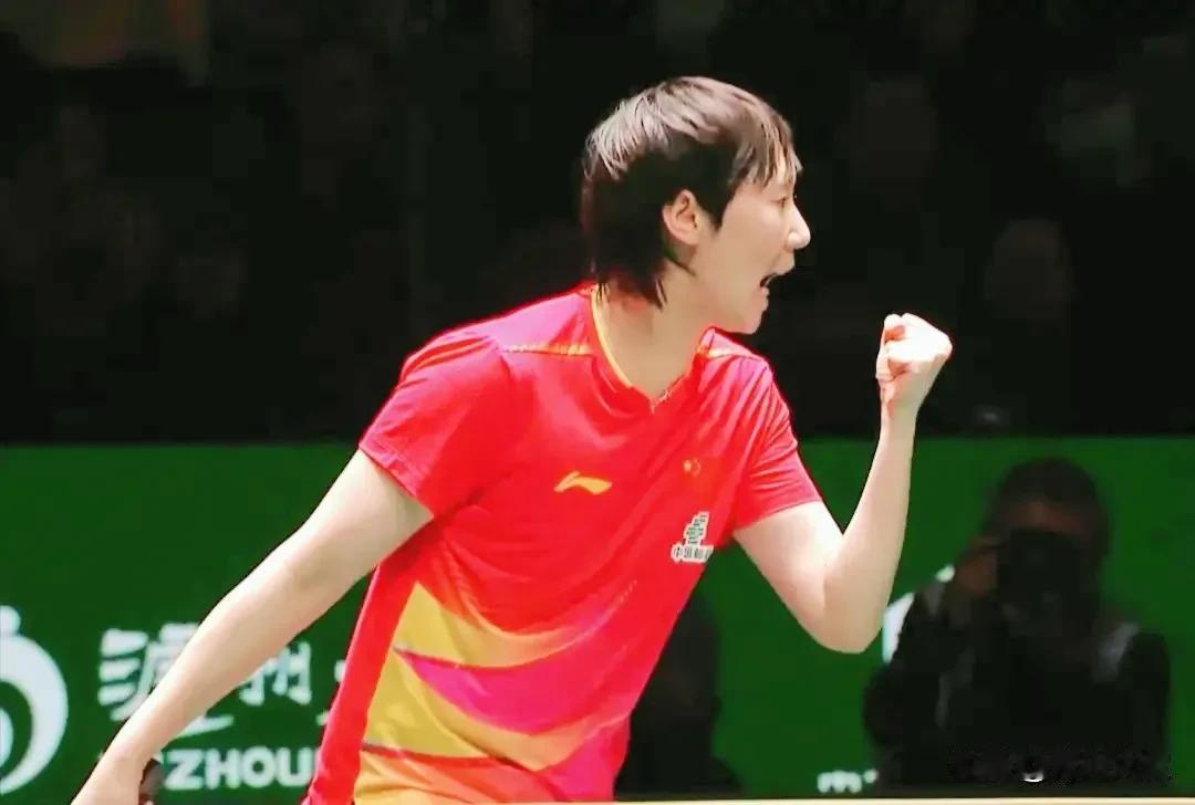 发现了吗？昨晚王曼昱和林诗栋身上，都有樊振东的影子！我不是说樊振东教他们了，