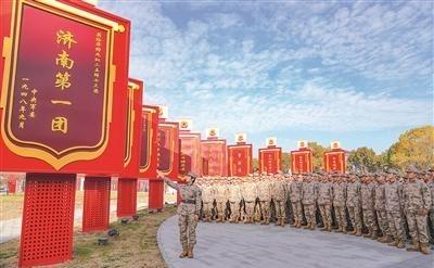 解放海南岛，第一登岛的解放军高级军官是谁？解放海南岛，都知道是40军军长韩先楚，