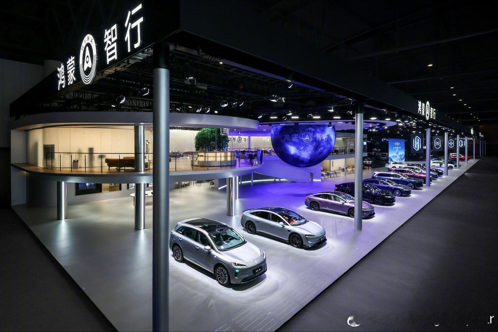 2025成都车展虽然很多国外品牌没有参展，但是也不失色，因为有鸿蒙智行成都车展