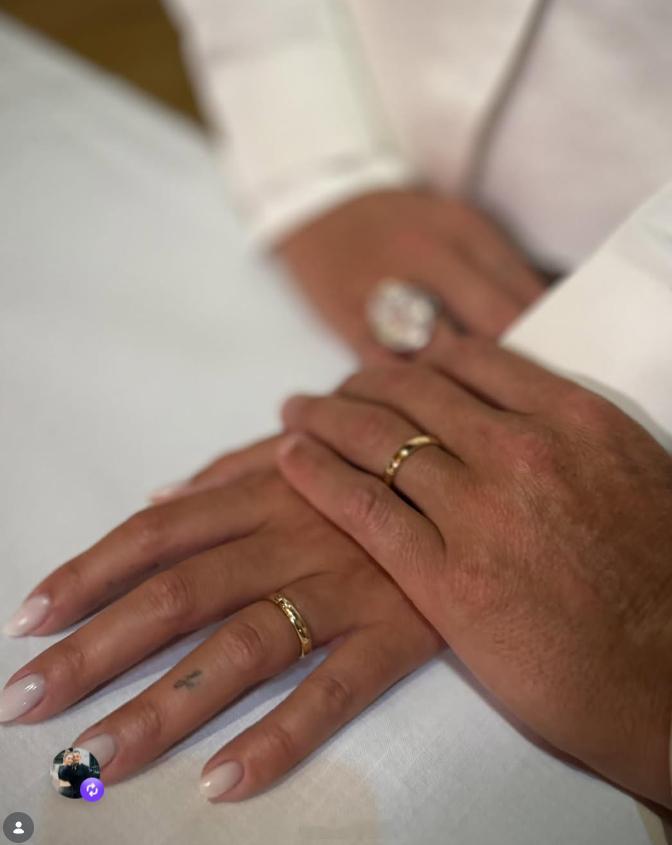 C罗官宣结婚复刻订婚日期乔姐修成正果，阿根廷男孩和女孩都有了最好的结局，然后就