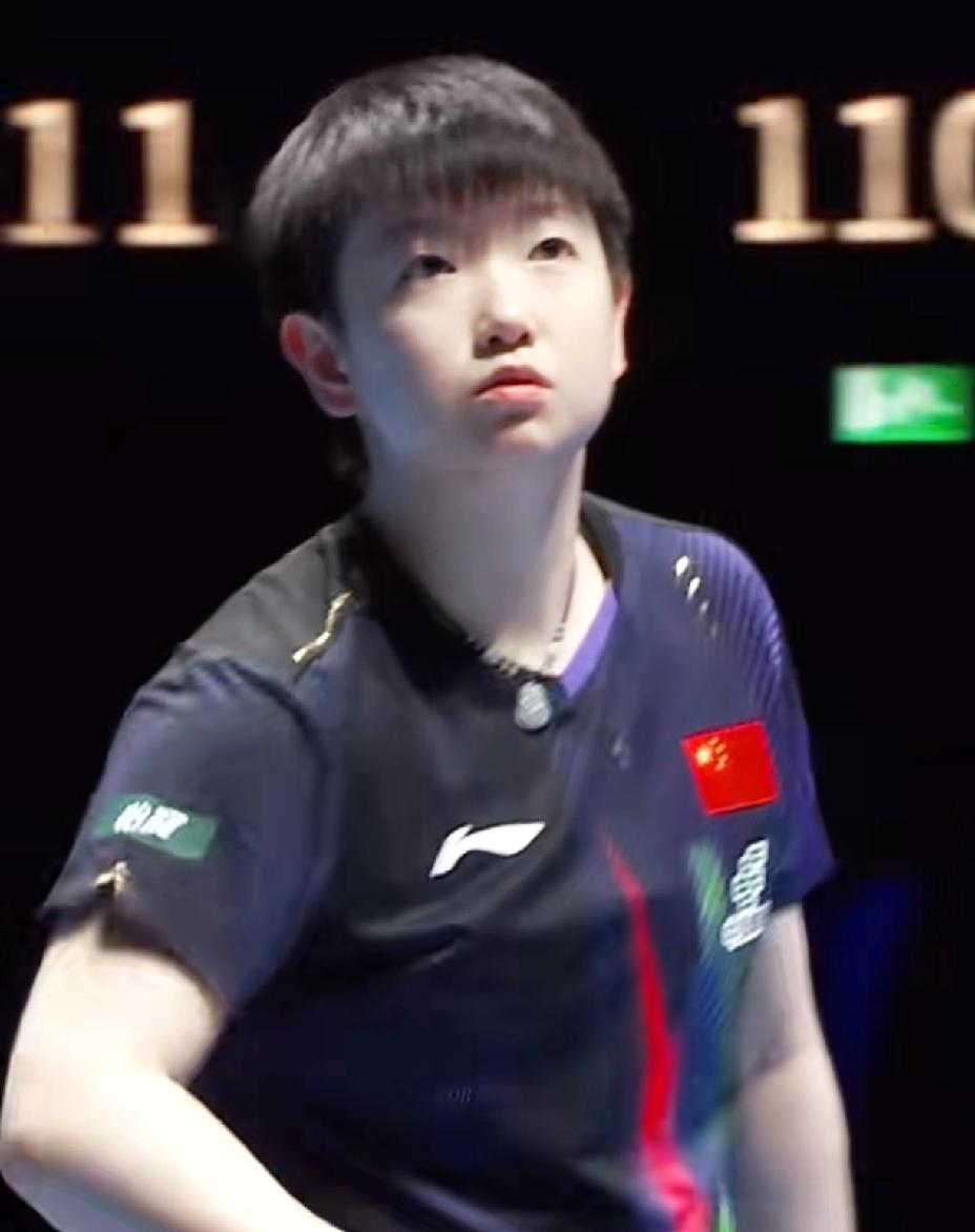 第一次穿黑色战袍的莎莎，知道她穿什么颜色都好看，没想到这么好看。澳门世界