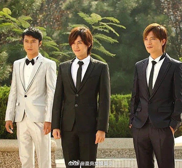 发现一个有趣的现象，当年夏家三千金的三个女儿现在一个比一个幸福，三个女婿就有点一