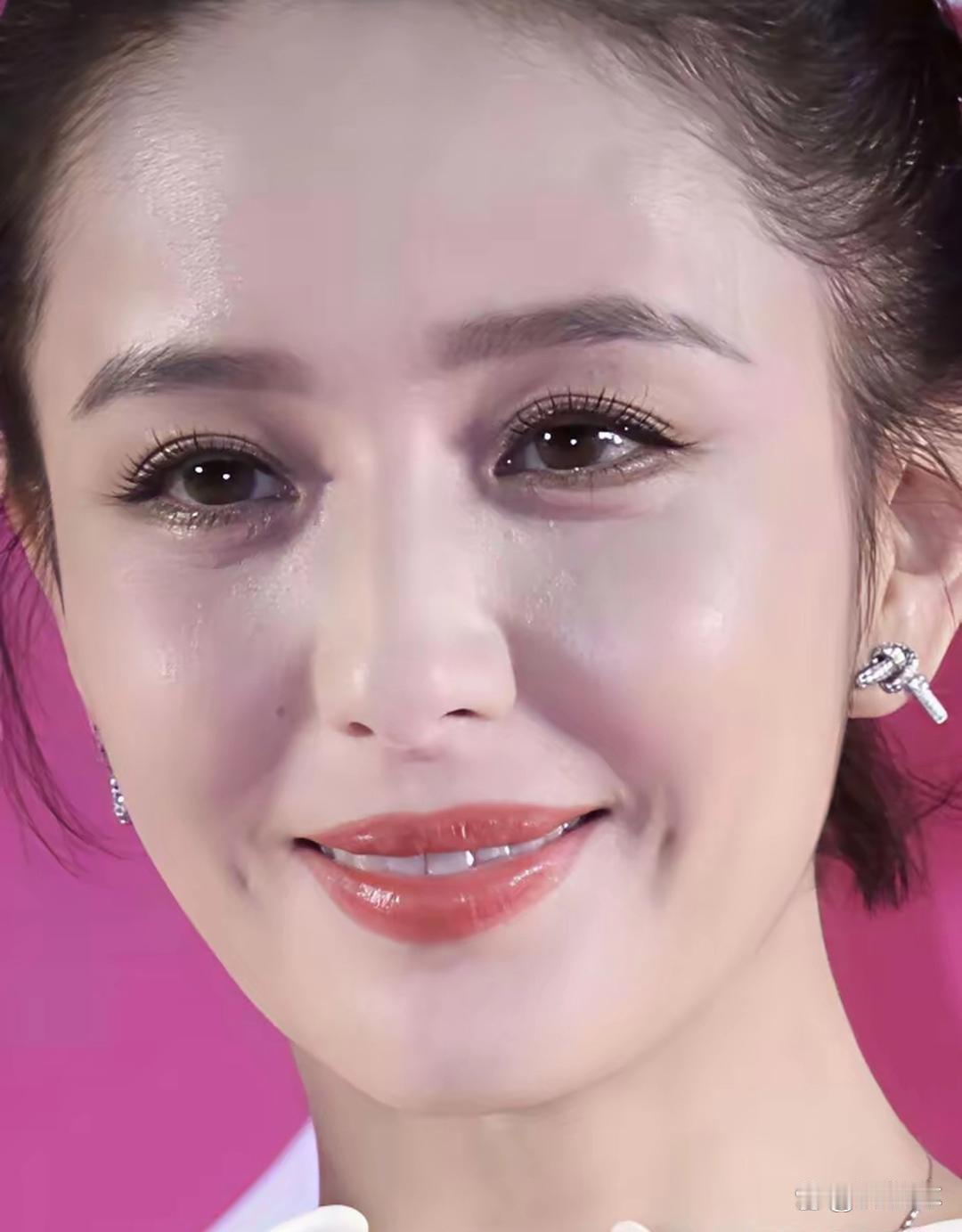 佟丽娅﻿‌生图也‎太‏能扛‎⁠‎了吧﻿‌，﻿﻿五官立体深⁠邃，面部‏﻿折‌﻿叠‎⁠度直接‎‌‌拉满。