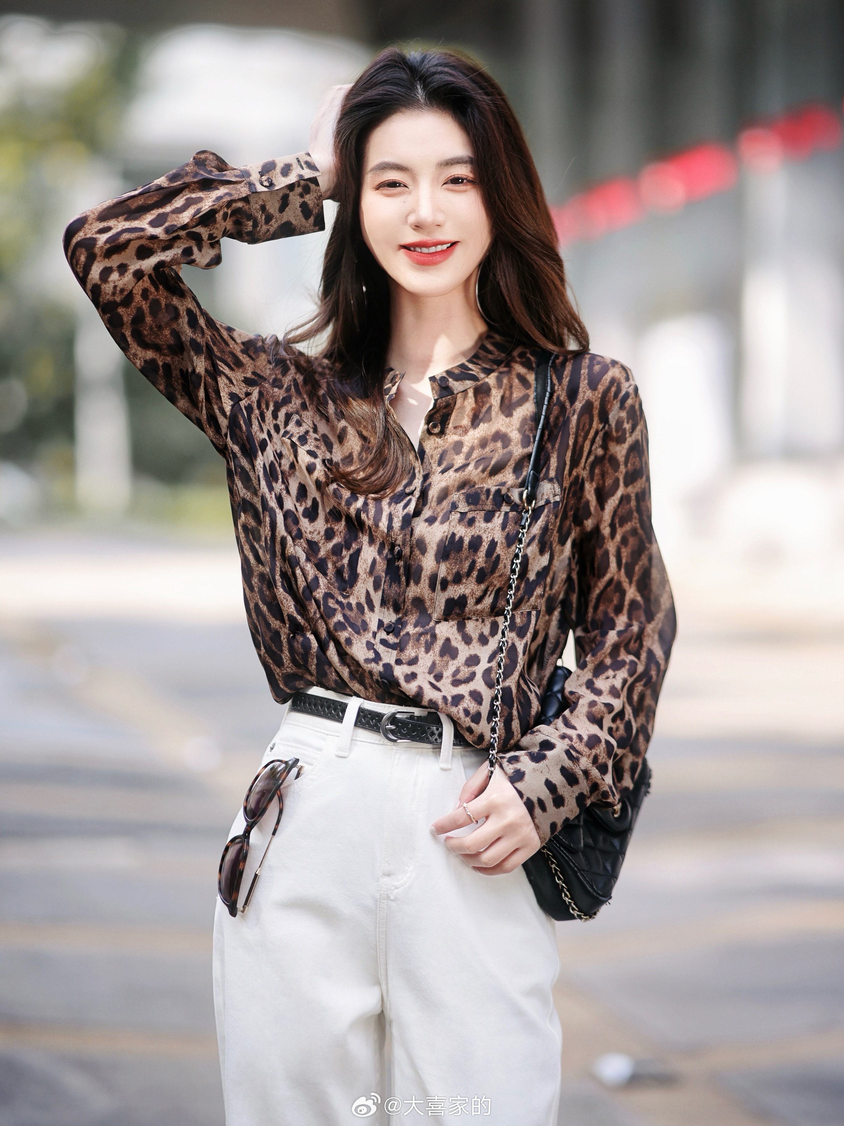 经济上行时期古早感🐆！100真丝衬衫复古味道绝了实物巨巨好看！粒举双手强推