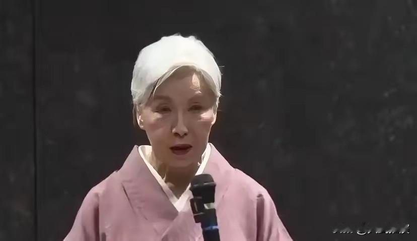 针对中日关系，日本法政大学前总长田中优子说了句大实话：中国明明什么都没做，日本却