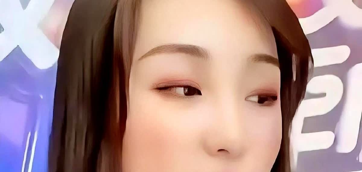 当初那档子事一出，全国人都盯着看笑话。陈亚楠虽说红了点，可这红得也太烫手了。