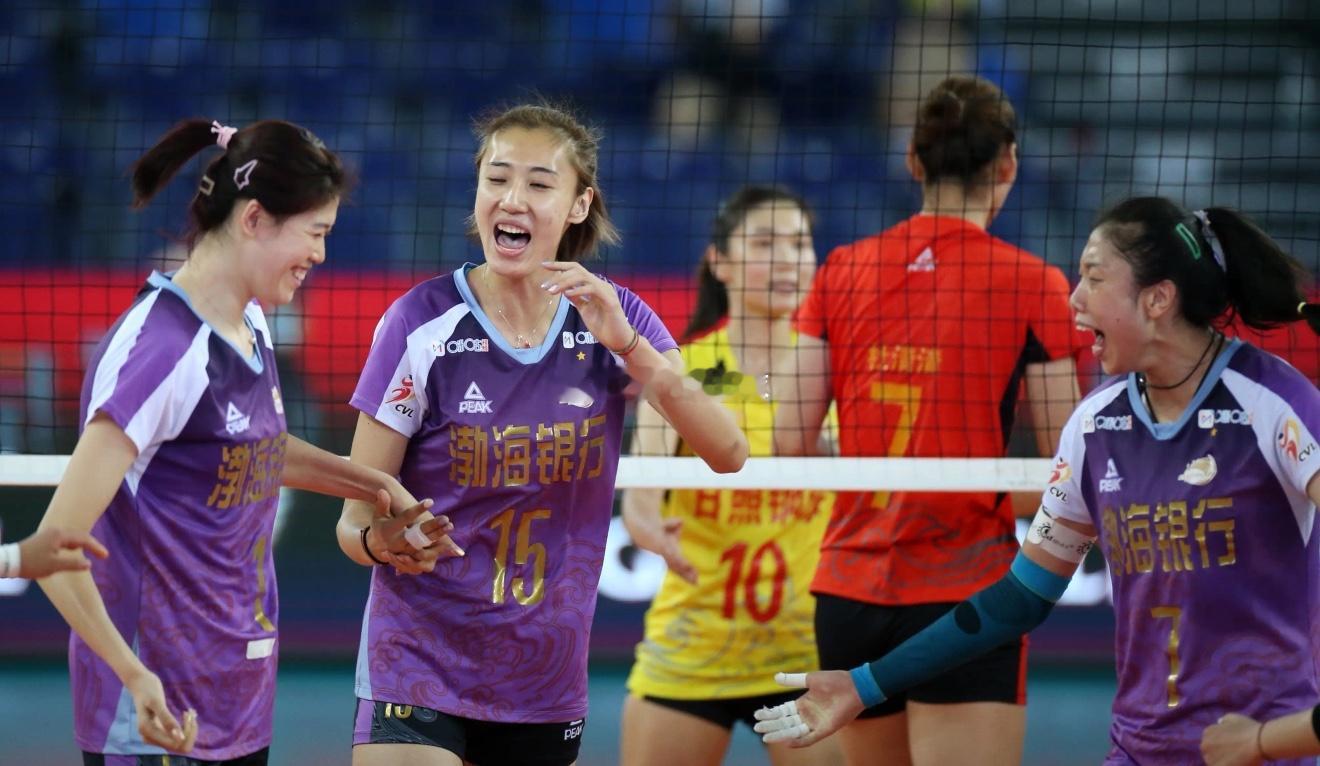 或许很多人不知道，李盈莹、王媛媛能出国打球，是天津女排主动谋划、积极推动的结果。