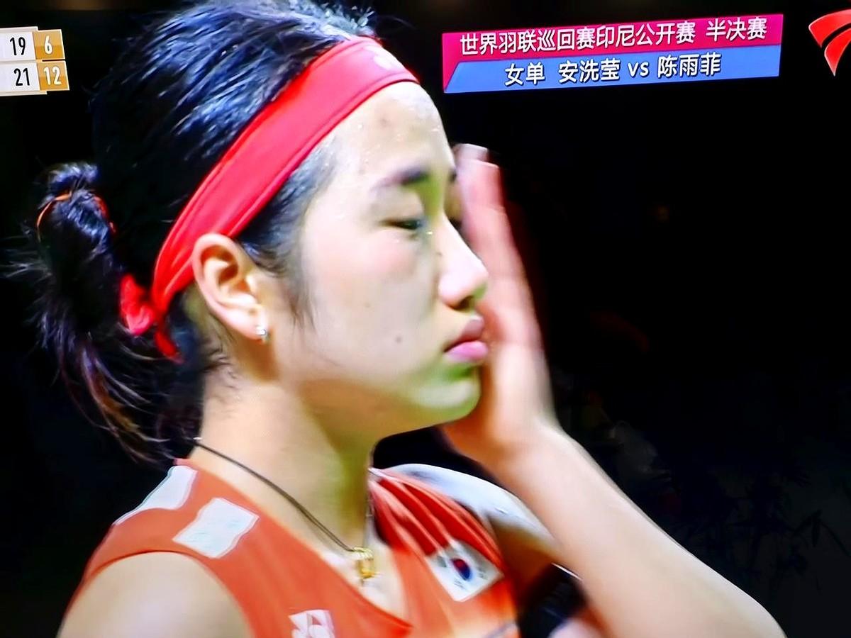 世羽巡回印尼女单半决赛:女魔安洗莹有颗强大的心脏在第明明胜券在握，就差最后一分