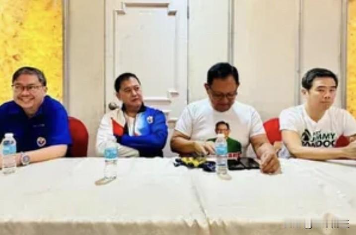 周三，菲律宾前总统杜特尔特领导的民主人民力量党代表向菲律宾参议院领导层施压，要求