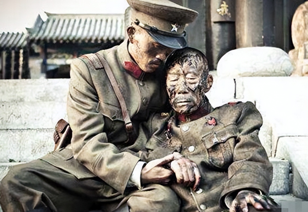1915年，张作霖的小舅子掏枪，射碎大帅府外整条街的路灯。张作霖大怒，命令卫队长