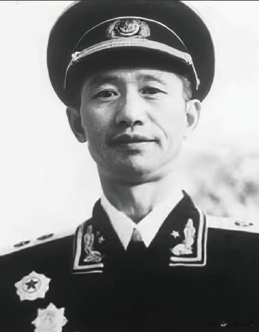 1941年，八路军炊事员去河边挑水做饭，偶然发现许多奇怪的脚印，就跑去跟周希汉汇