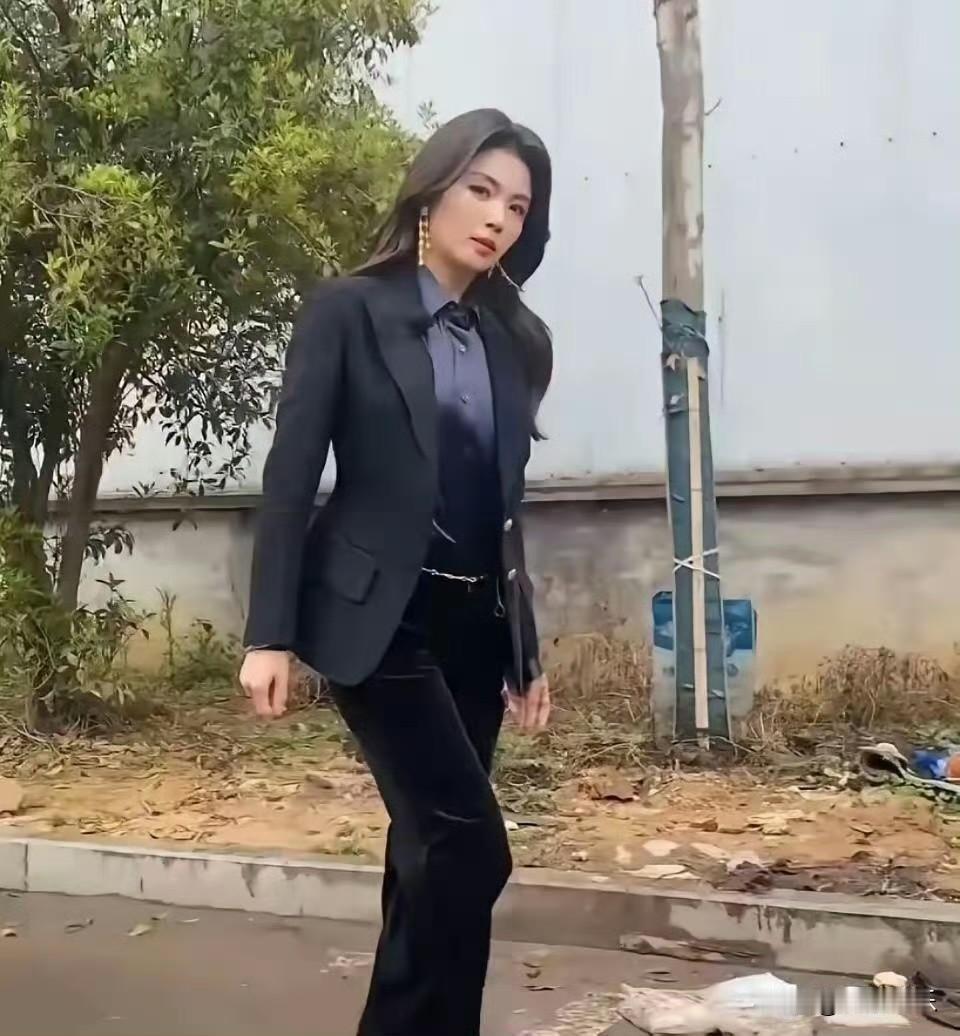 47岁的刘涛被偶遇，真实状态竟然是这样，没有网上说的那么漂亮