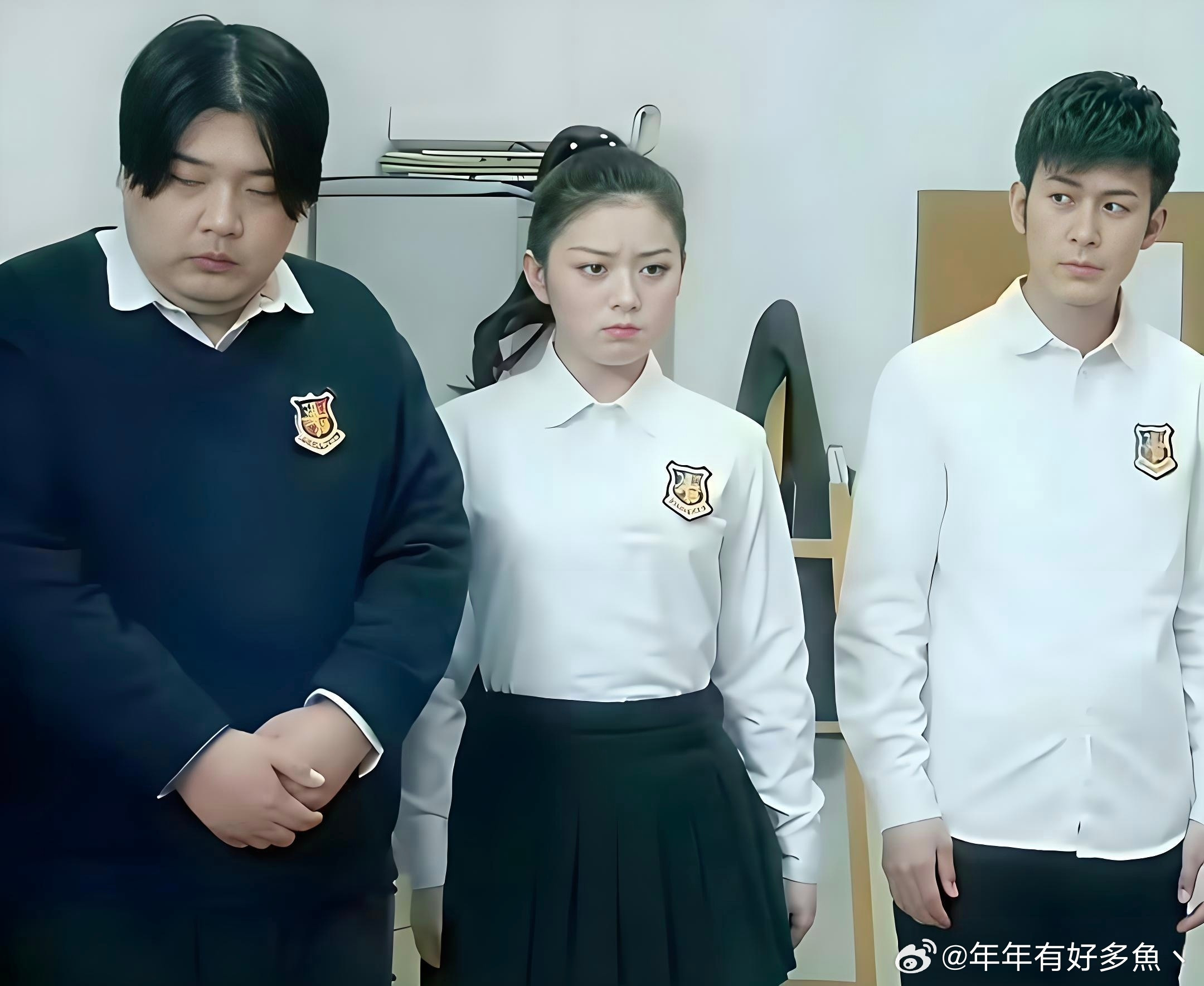 田曦薇早期和现在差距好大，差点没认出来，似乎还是刘海更有辨识度，这样也挺可爱的