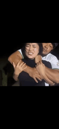 这只手太不尊重人了。