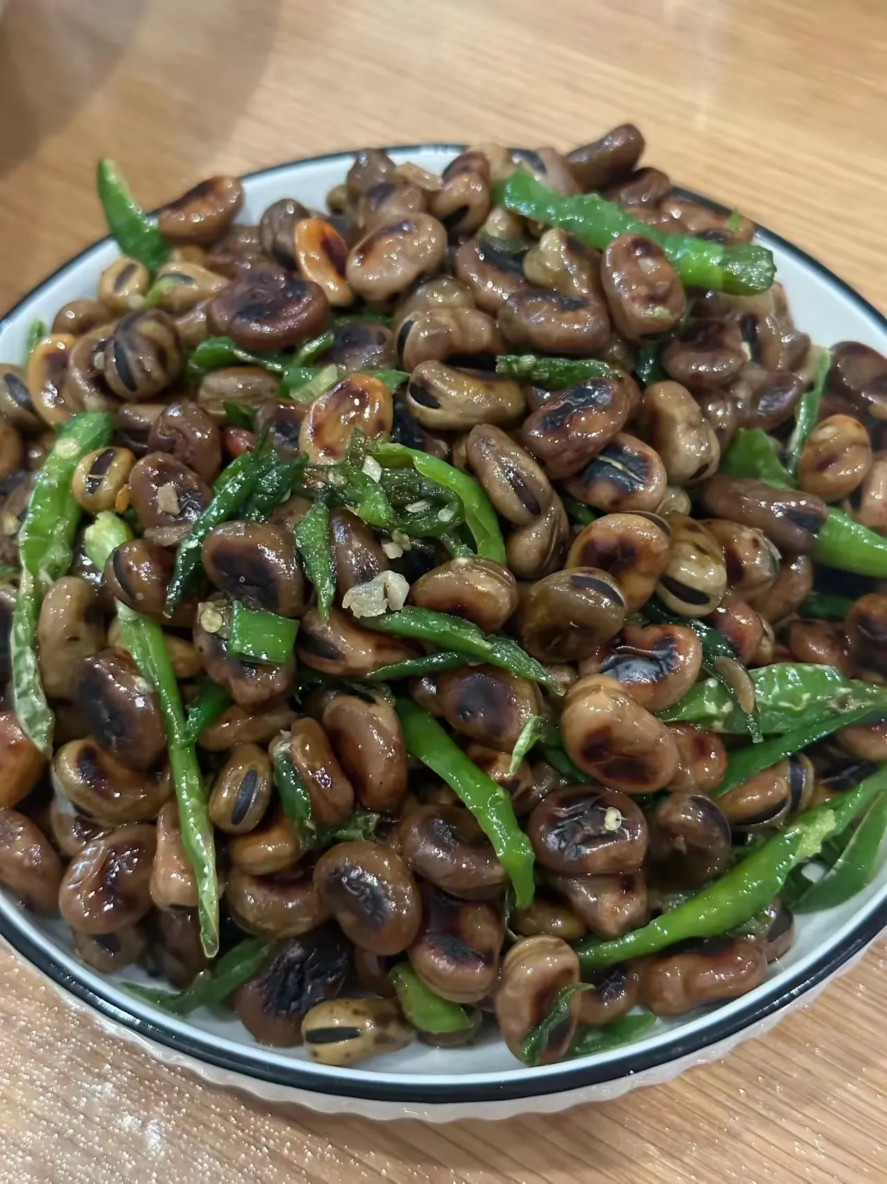 这诱人的地道菜来自哪里？有认识的吗，求名称