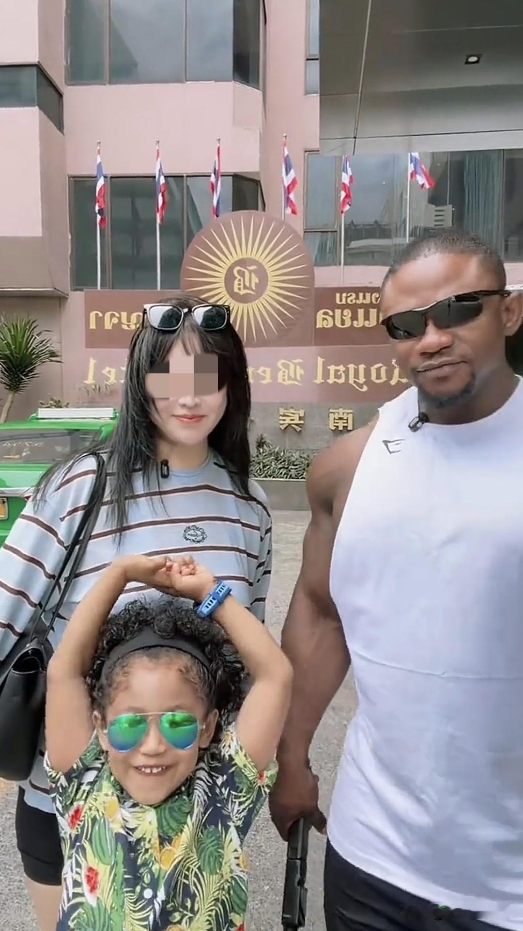 又刷到一个炫耀异国幸福婚姻的博主，她选择现在的老公是健身教练，强壮的身体能带给她