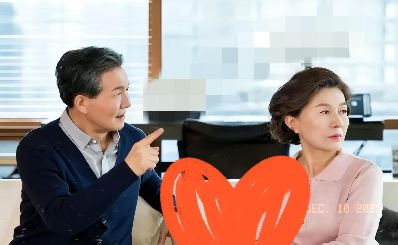 一位性学家说:“中年夫妻最舒服的相处方式就是：少和另一半说话，自己能做的事就不